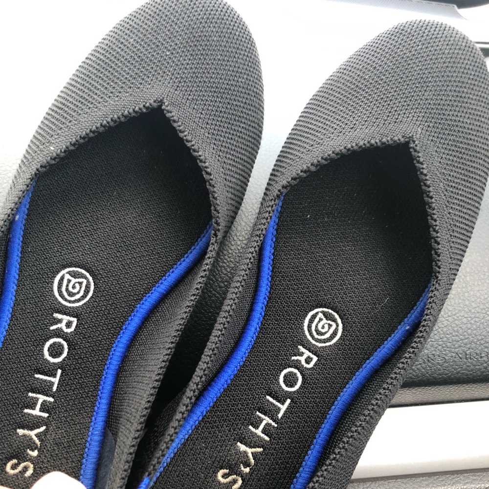 Black Rothy’s flats 7.5